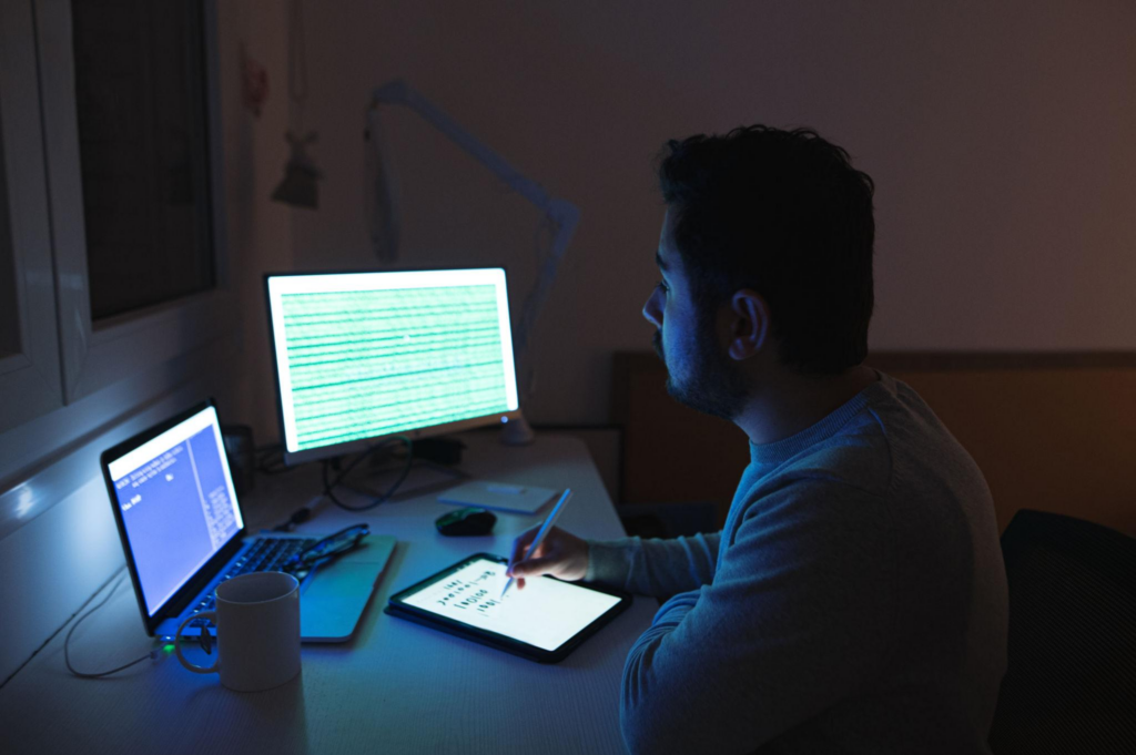 analisis data angka di laptop